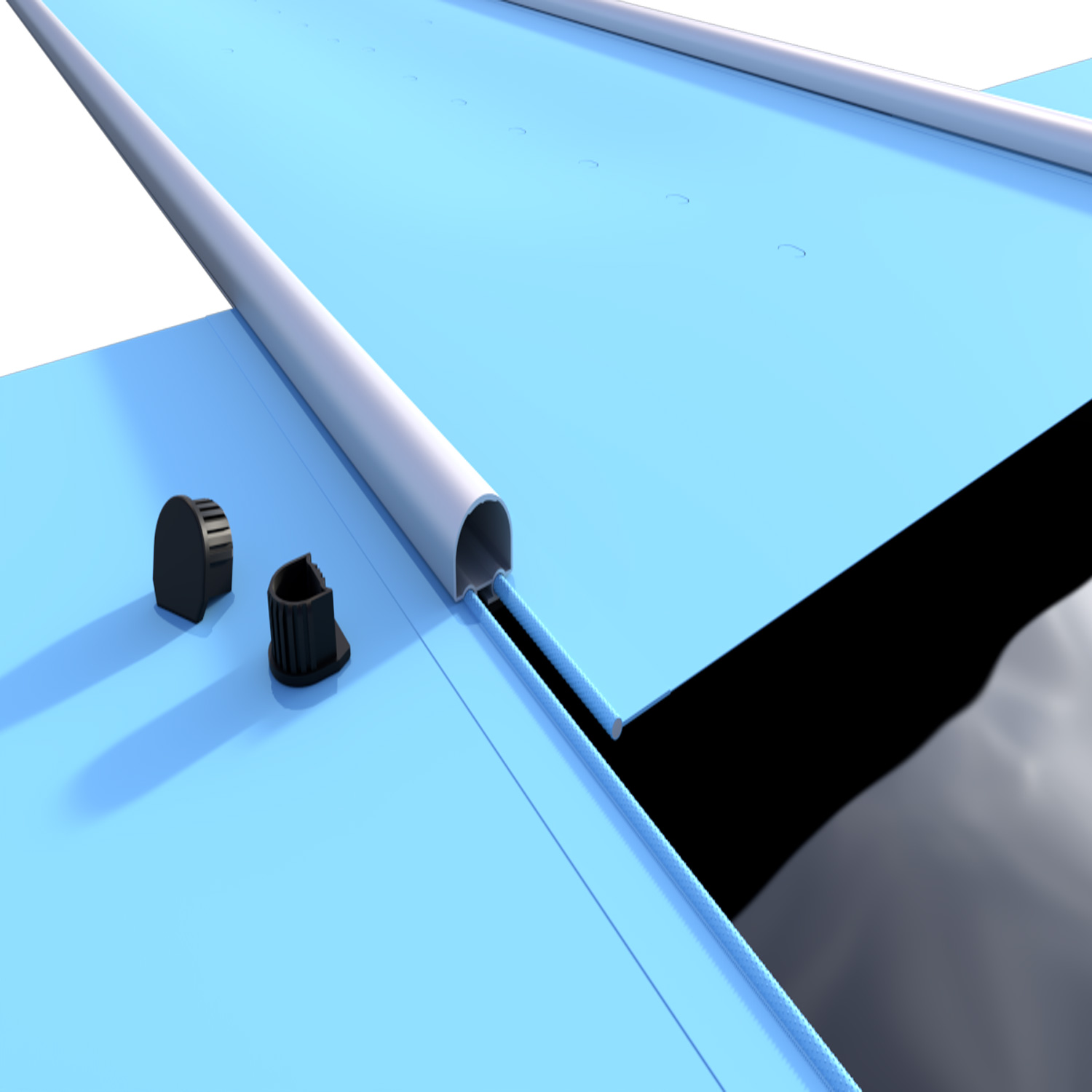 Detail einer hellblauen Poolabdeckung mit Aluminium-Stützstangen und schwarzen Kunststoff-Beschlagteilen.