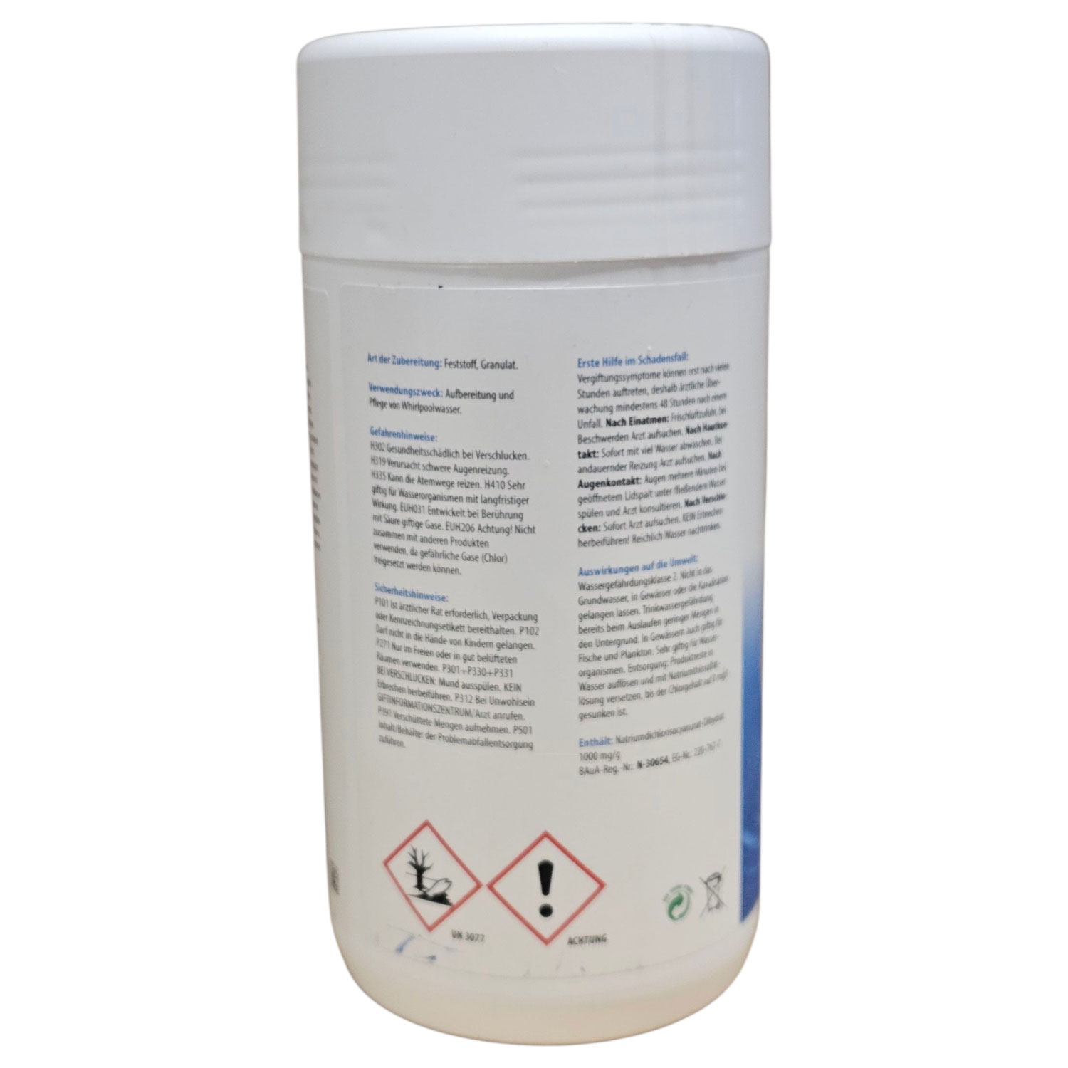Chlorgranulat zur Whirlpoolpflege in einem weißen Behälter mit Sicherheitshinweisen.