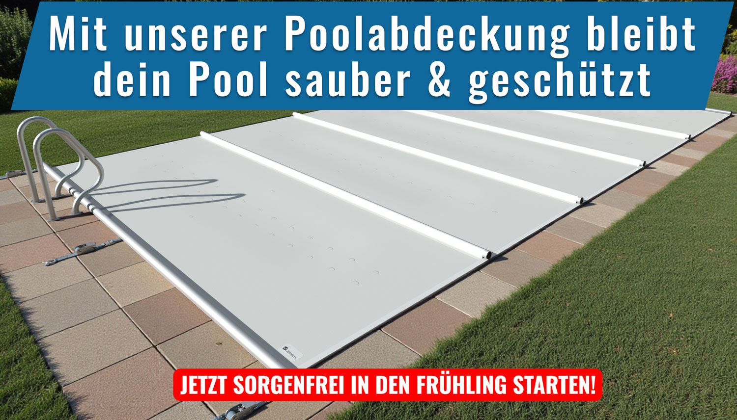 Ein rechteckiger Pool mit einer weißen Sicherheitsabdeckung und einer Leiter in einem grünen Garten.