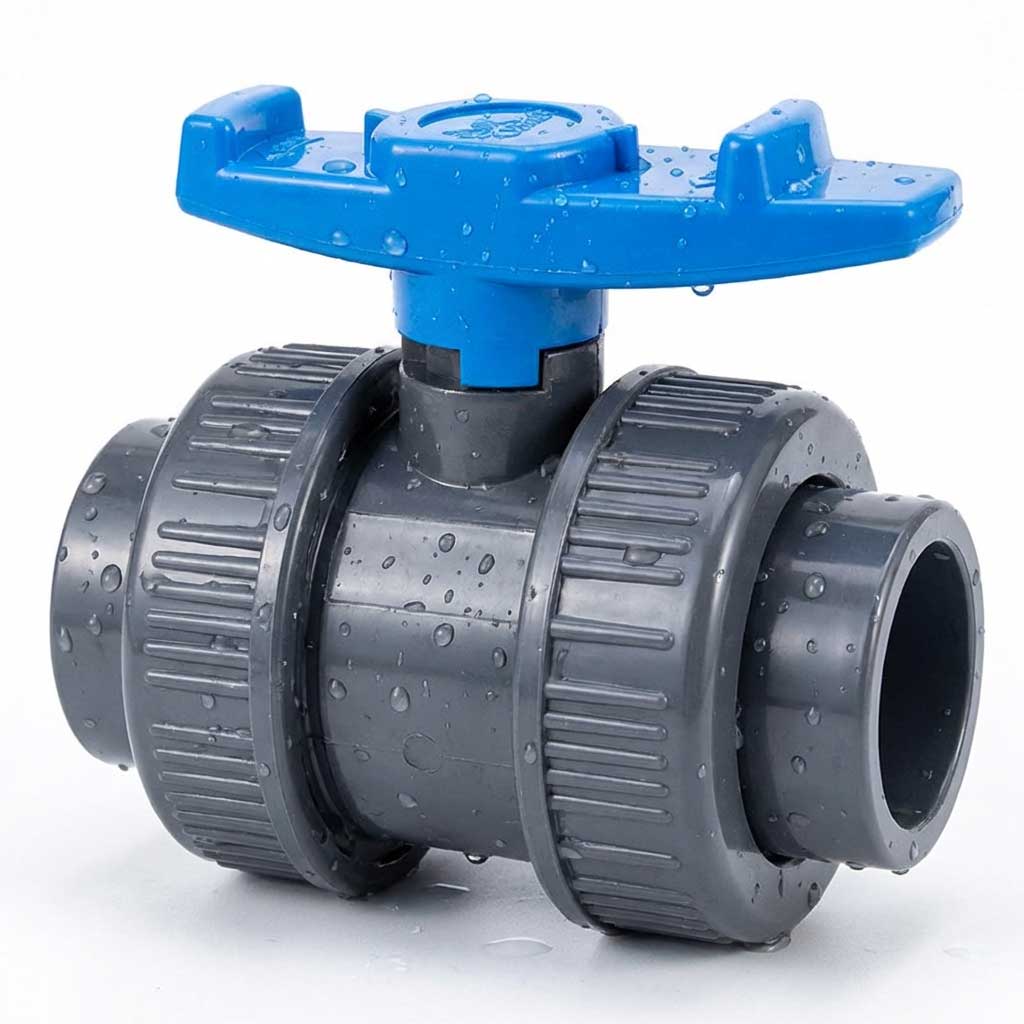 Graues Ventil mit blauem Griff zur Steuerung des Wasserdurchflusses in Sanitärsystemen.