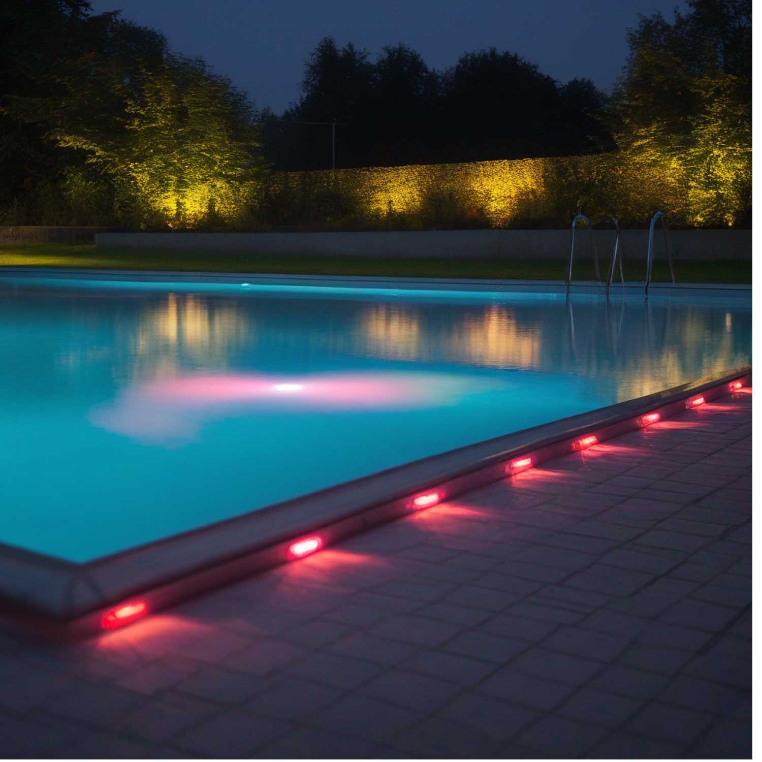 Pool Beleuchtet Bei Nacht